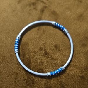 EUC Blue Accent Silver-Tone Wire Bangle Bracelet - Unbranded • 9 Inches